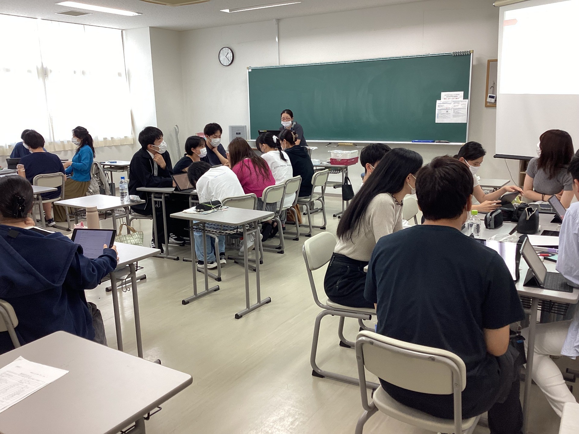 「1年生講義風景」